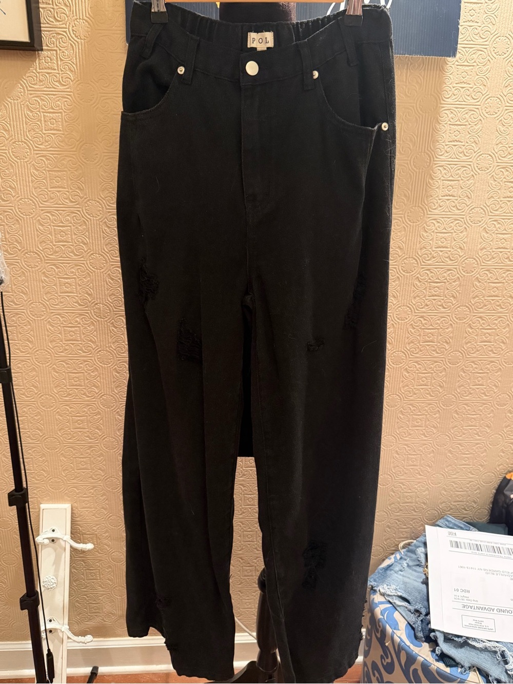 POL Men's Relaxed Black Jeans
